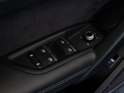 Used 2020 Audi SQ5 Premium Plus w/ Premium Plus Package image 16