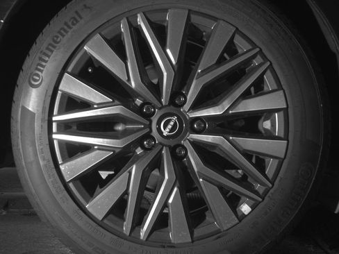 Used 2025 Nissan Altima 2.5 SV FWD image 15