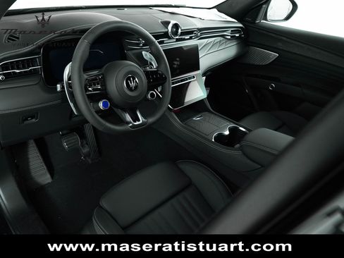 New 2025 Maserati Grecale Modena AWD/4WD image 21