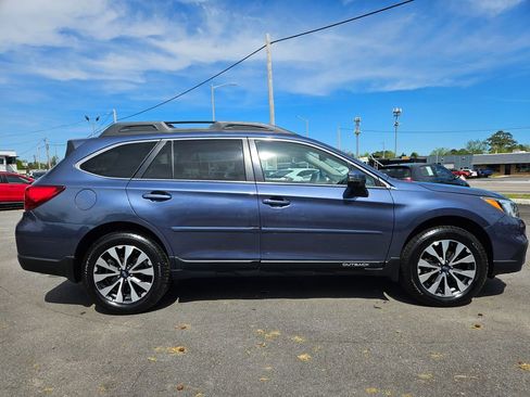 Used 2017 Subaru Outback 2.5i Limited AWD/4WD image 4