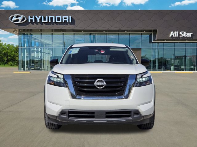 Used 2023 Nissan Pathfinder S FWD image 2