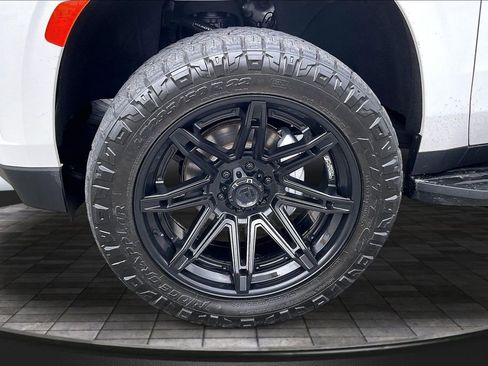 Used 2023 Chevrolet Tahoe RST image 9