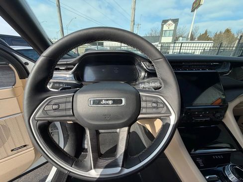 Used 2022 Jeep Grand Cherokee Limited 4xe w/ Luxury Tech Group II image 34