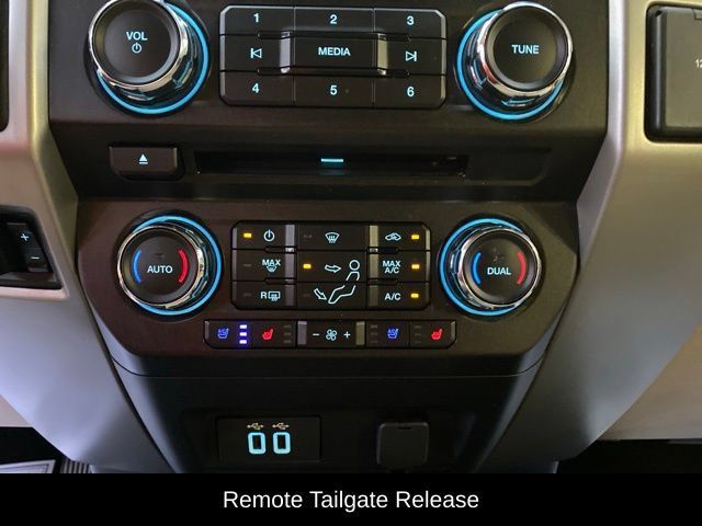 Used 2017 Ford F250 Lariat w/ Lariat Ultimate Package AWD/4WD image 16