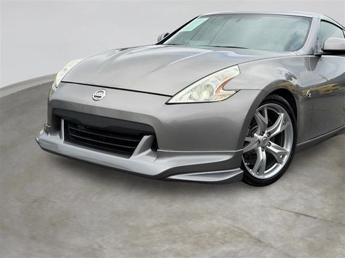 Used 2009 Nissan 370Z Coupe w/ Sport Pkg RWD image 5