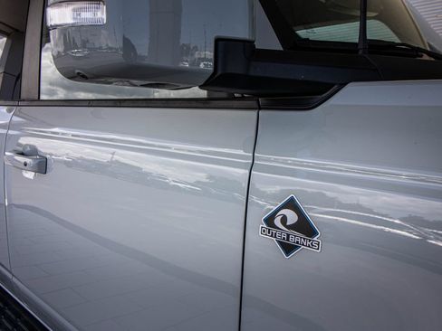 Used 2023 Ford Bronco Outer Banks AWD/4WD image 4