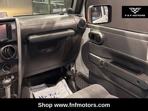Used 2010 Jeep Wrangler Unlimited Sport AWD/4WD image 16