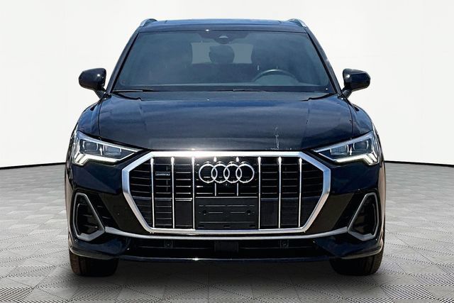 Used 2021 Audi Q3 2.0T Premium Plus w/ Premium Plus Package AWD/4WD image 3