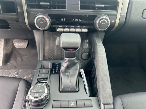 New 2025 Toyota Tacoma TRD Off-Road image 31