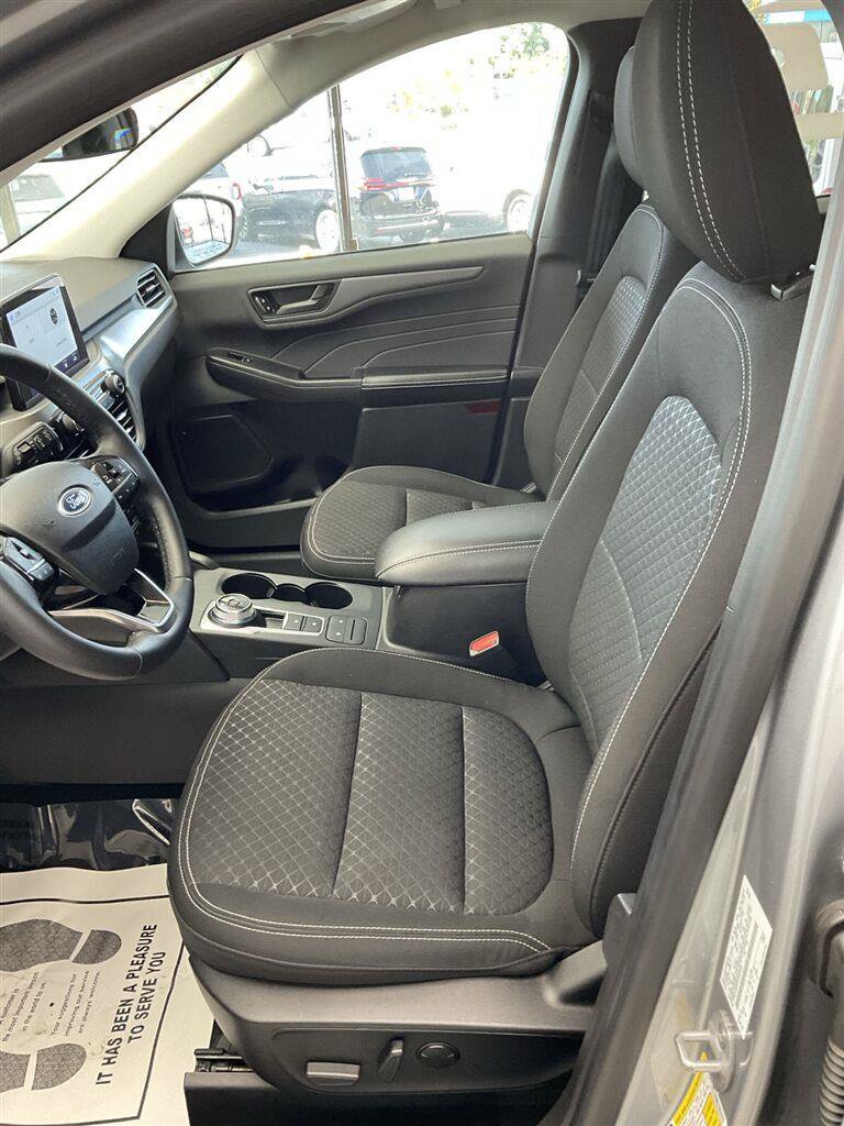 Used 2023 Ford Escape Active AWD/4WD image 8