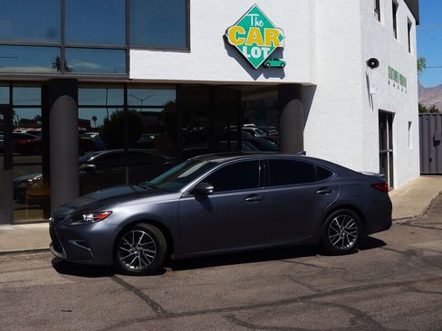 Used 2017 Lexus ES 350 image 4