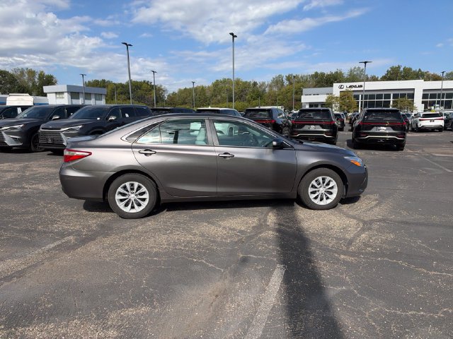 Used 2017 Toyota Camry LE FWD image 15