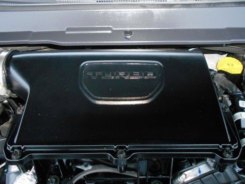 Certified 2024 Jeep Compass Limited w/ Sun and Sound Group image 5