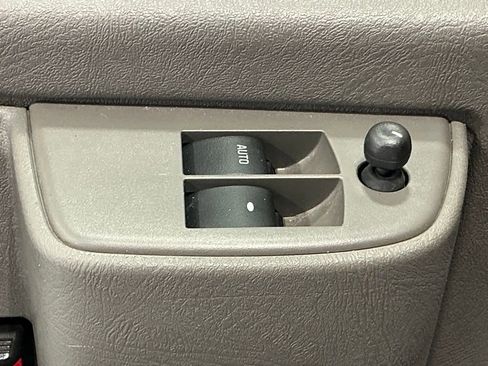 Used 2023 Chevrolet Express 3500 w/ Driver Convenience Package RWD image 43