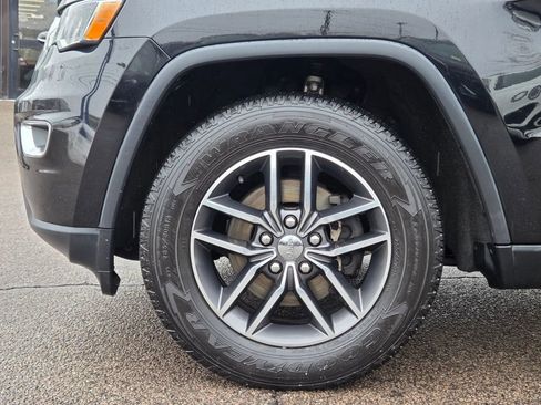 Used 2018 Jeep Grand Cherokee Limited image 10