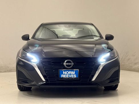 Used 2024 Nissan Altima 2.5 S FWD image 3