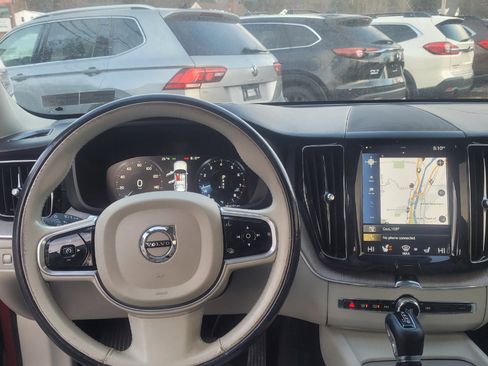Used 2018 Volvo XC60 T5 Inscription image 16