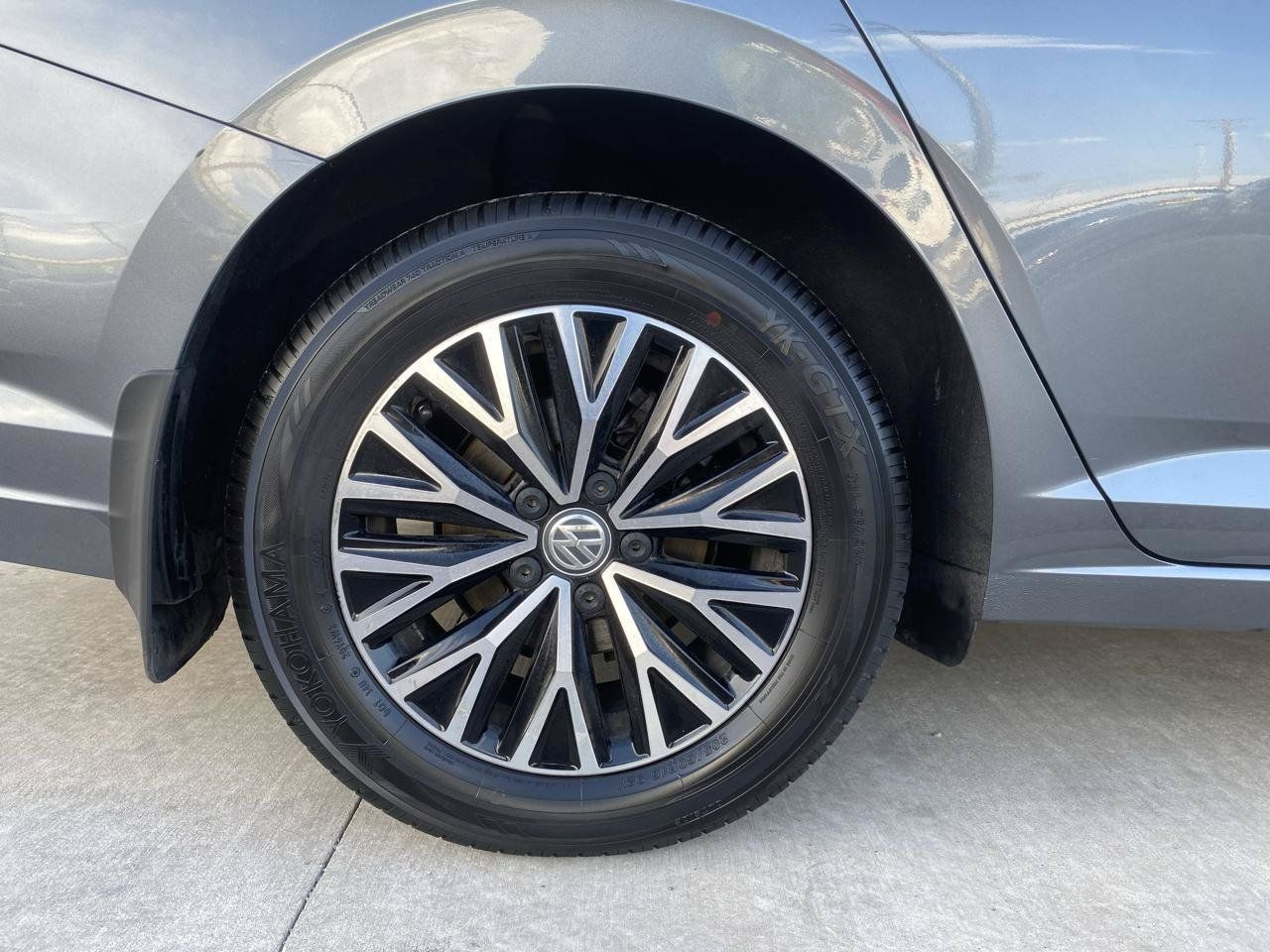 Used 2019 Volkswagen Jetta R-Line FWD image 6