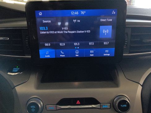 Used 2021 Ford Explorer XLT w/ Equipment Group 202A AWD/4WD image 25