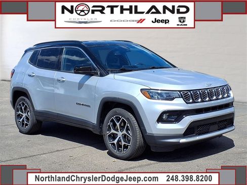 Certified 2024 Jeep Compass Limited AWD/4WD image 1