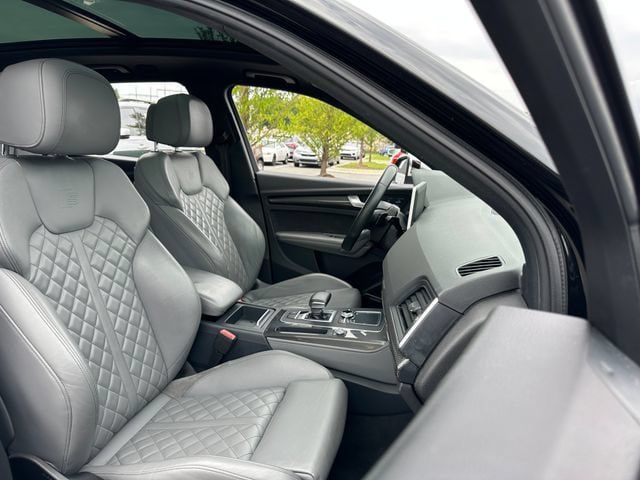 Used 2018 Audi SQ5 Premium Plus w/ S Sport Package AWD/4WD image 31