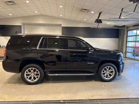 Used 2017 GMC Yukon SLE w/ SLE Value Package AWD/4WD image 8