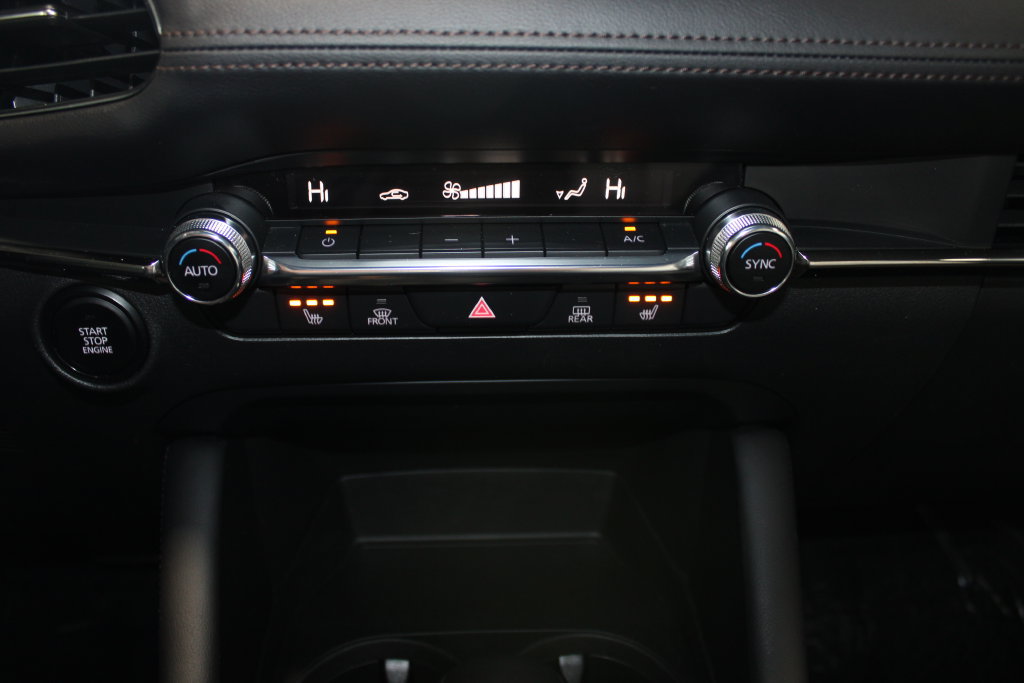 Used 2023 MAZDA MAZDA3 s FWD image 17