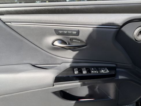 Used 2023 Lexus ES 350 w/ Premium Package FWD image 14