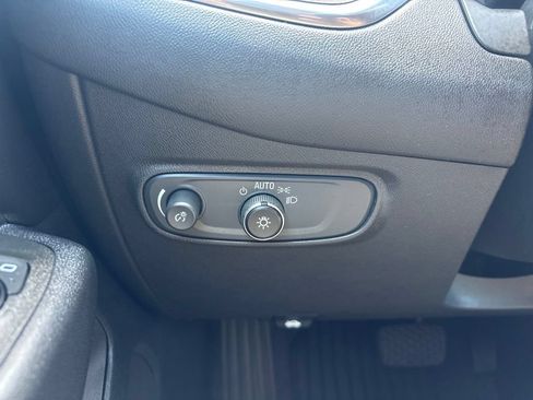 Used 2022 Chevrolet Equinox LT FWD image 28