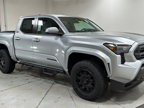 New 2026 Toyota Tacoma SR5 image 3