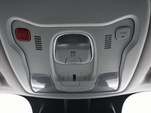 Used 2016 Jeep Renegade 75th Anniversary image 30