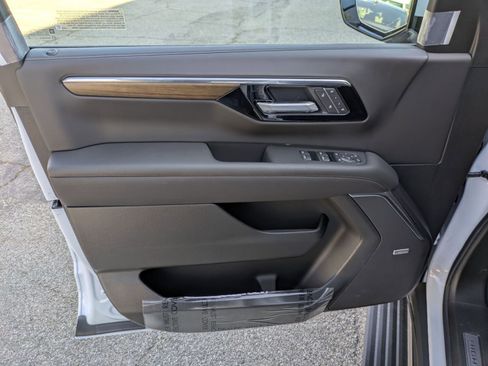 New 2026 Chevrolet Tahoe High Country AWD/4WD image 7