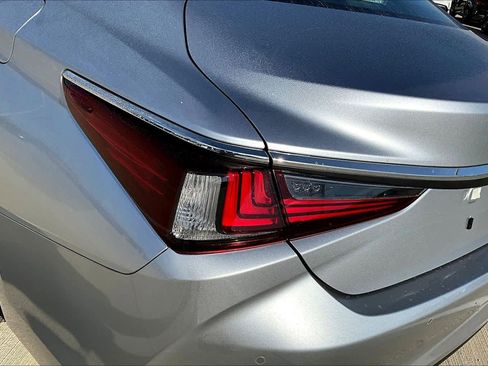 New 2025 Lexus ES 350 w/ Premium Package image 6