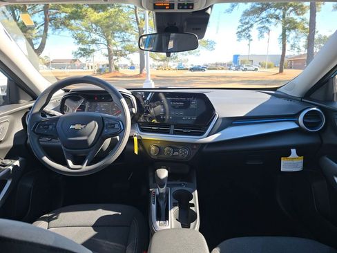 New 2026 Chevrolet Trax LS w/ Driver Confidence Package image 12