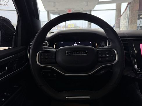 Used 2022 Jeep Wagoneer Series III w/ Premium Group I AWD/4WD image 47