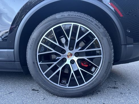 New 2025 Porsche Macan 4S Electric AWD/4WD image 33