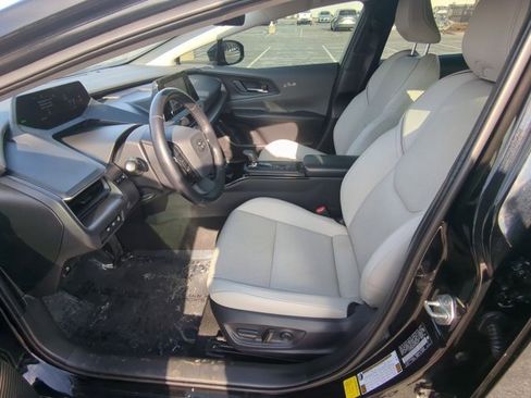Certified 2024 Toyota Prius XLE image 8