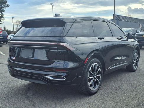 Used 2024 Lincoln Nautilus Reserve w/ Equipment Group 202A image 3