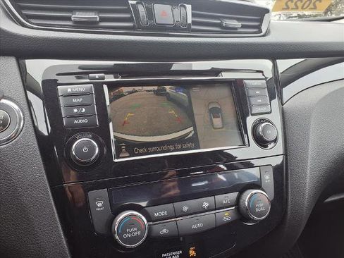 Certified 2022 Nissan Rogue Sport SL image 10