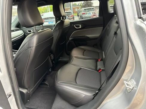 Used 2023 Jeep Compass Latitude w/ Convenience Group AWD/4WD image 11