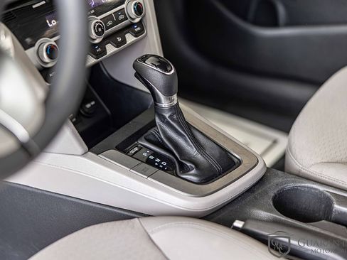 Used 2020 Hyundai Elantra SEL image 18