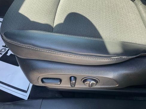 Used 2022 Buick Encore GX Select image 10