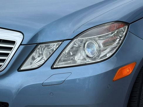 Used 2011 Mercedes-Benz E 550 Sedan image 12