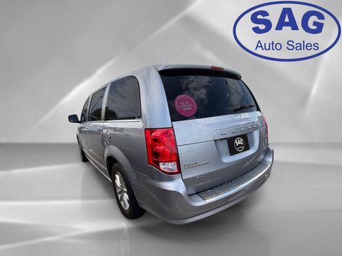 Used 2019 Dodge Grand Caravan SXT FWD image 4