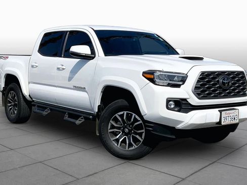 Certified 2023 Toyota Tacoma TRD Sport AWD/4WD image 2