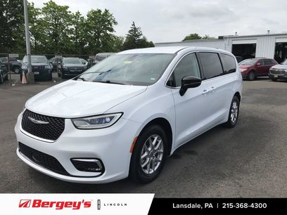 Used 2024 Chrysler Pacifica Touring-L
