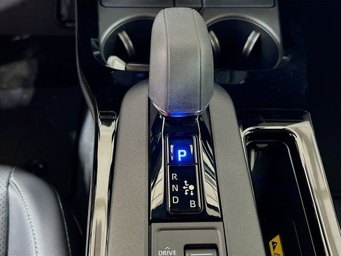 New 2026 Toyota Prius FWD image 15