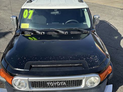 Used 2007 Toyota FJ Cruiser 4WD image 2