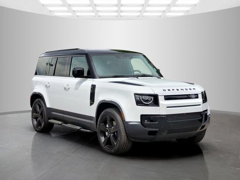 New 2026 Land Rover Defender 110 S AWD/4WD image 8