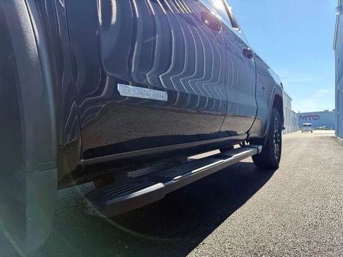 Used 2021 GMC Sierra 1500 Elevation w/ LPO, Elevation Black Package AWD/4WD image 5